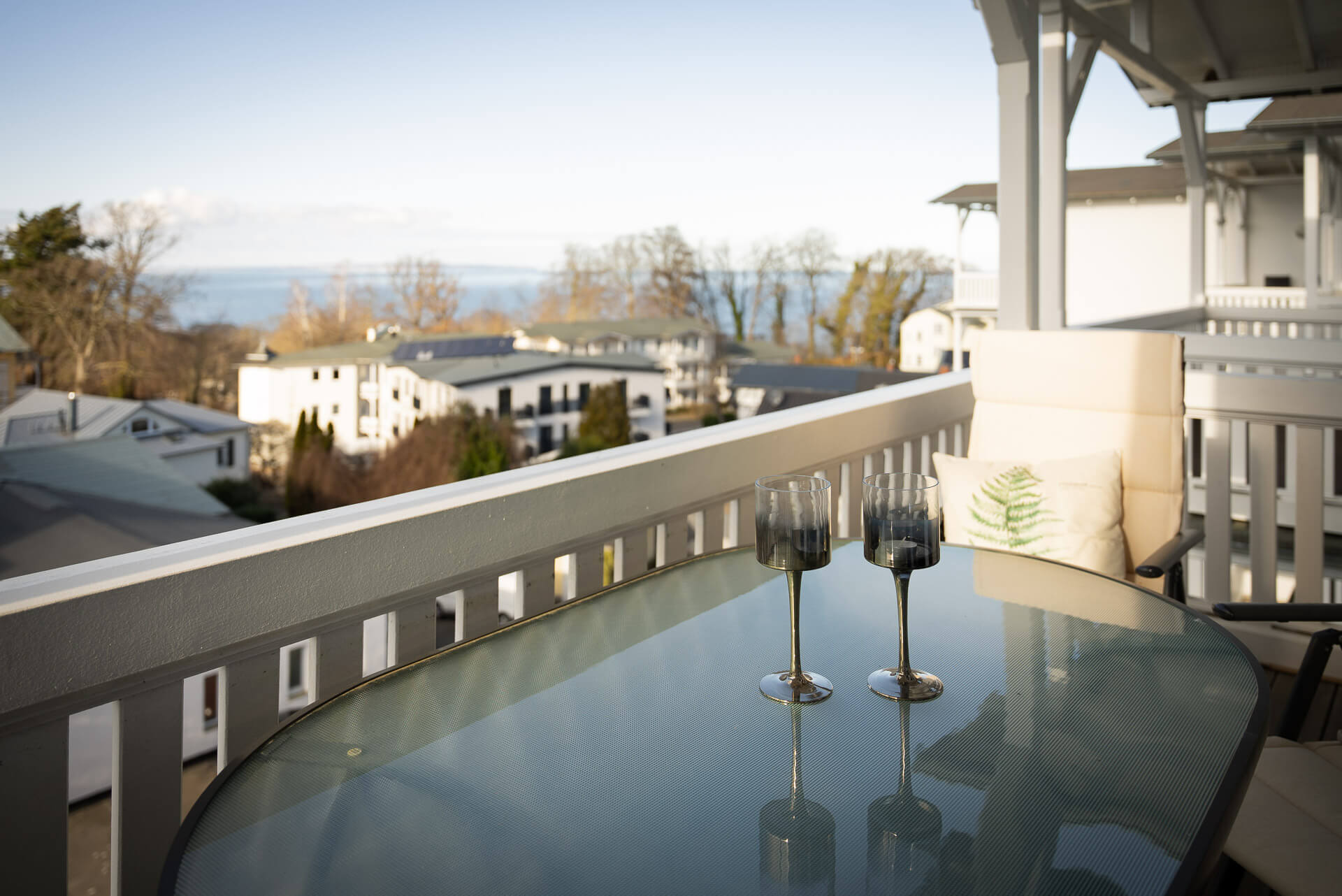 Balkon der Ferienwohnung Abendrot mit Blick über Göhren auf die Ostsee